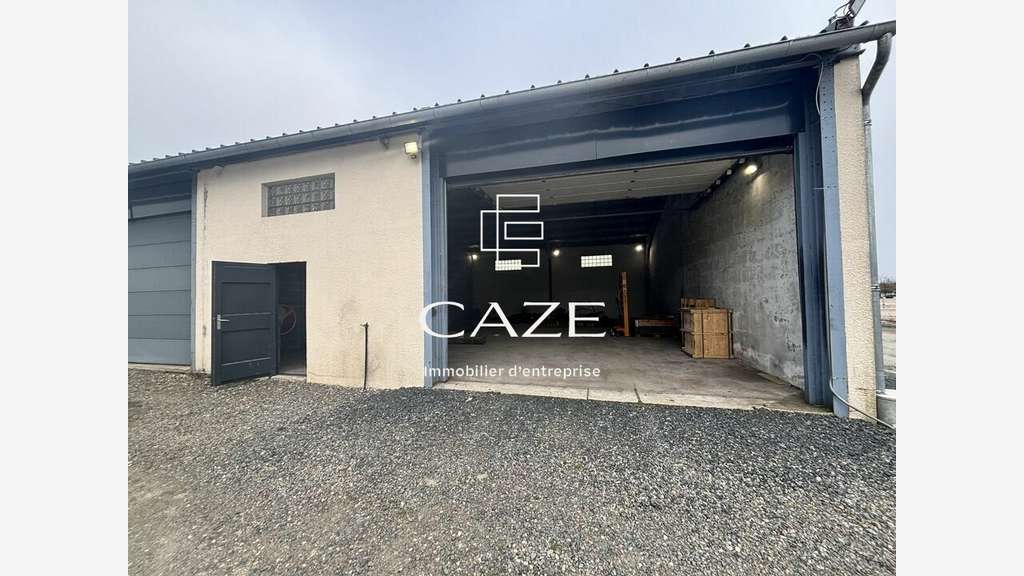 A louer local  260 m² divisible proche A10 Virsac