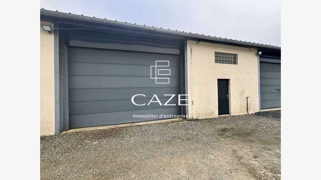 A louer local  260 m² divisible proche A10 Virsac