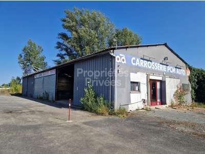 Loue entrepôt local professionnel 405m² à Virsac
