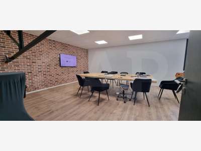 A louer local d’activité 261m² axe principal Vitré