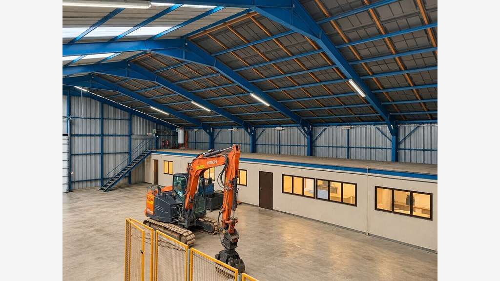 A louer cellule d'activité de 500m² en za à Vitré