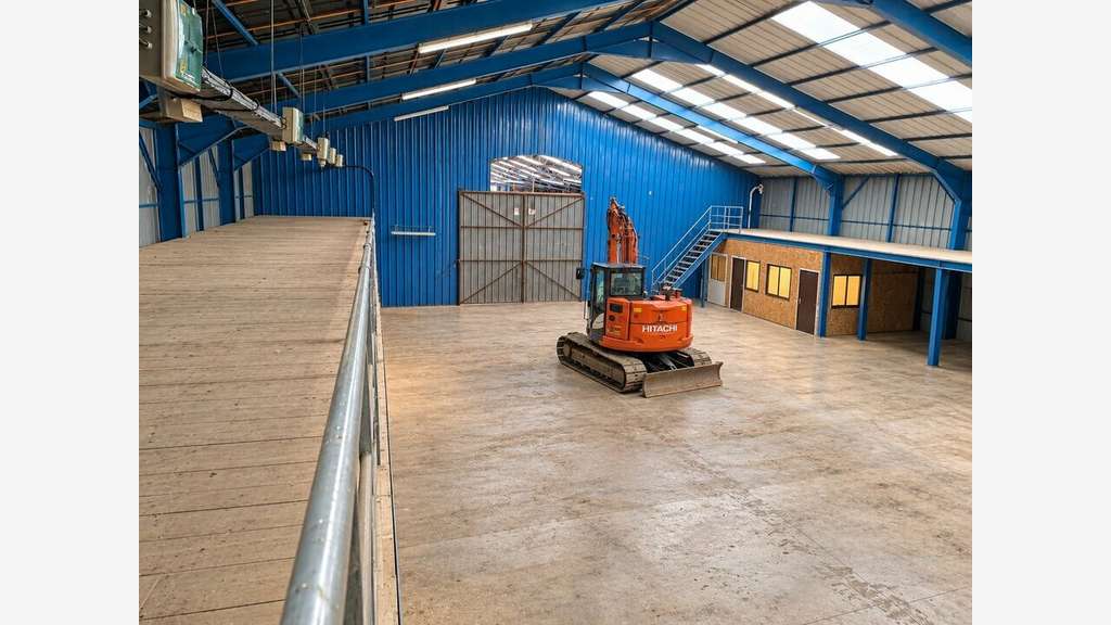 A louer cellule d'activité de 500m² en za à Vitré