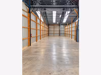 Location cellule de stockage 200m² en ZA à Vitré