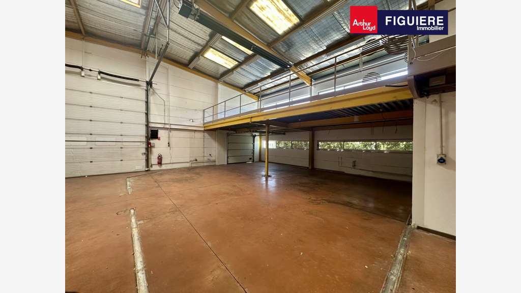 A louer local 626m² ZI de l'Anjoly à Vitrolles A7