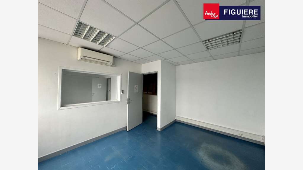 Local 390m² à louer à Vitrolles ZI des Estroublans