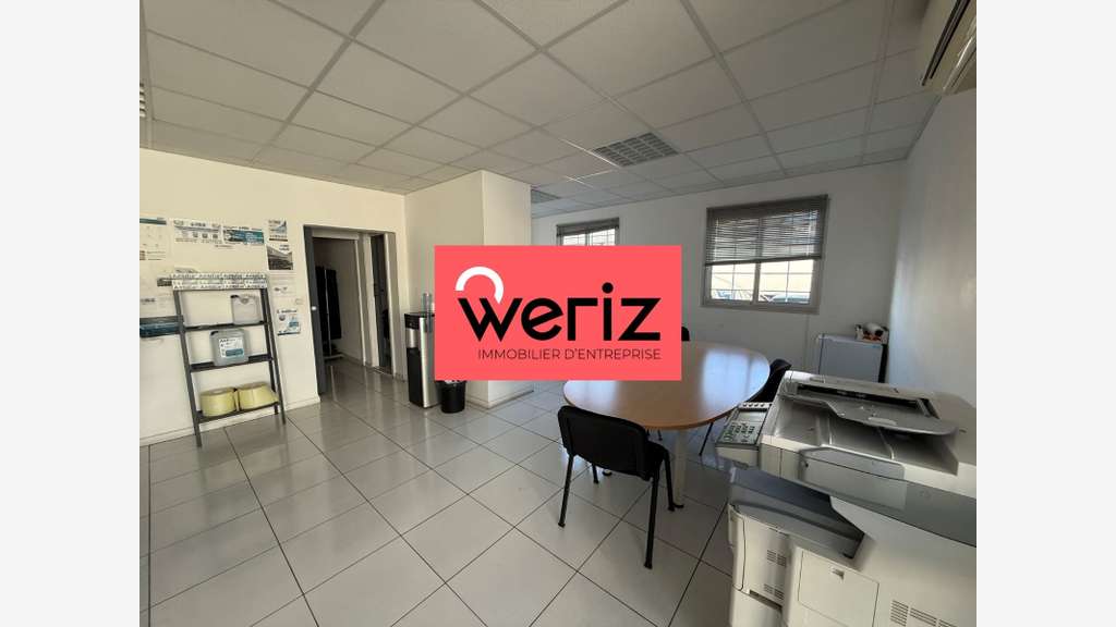 A louer bâtiment 900m² à Vitrolles ZI Estroublans 