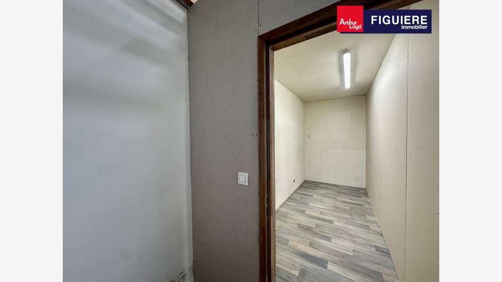 Local d'activités 86m² à louer ZI des Estroublans