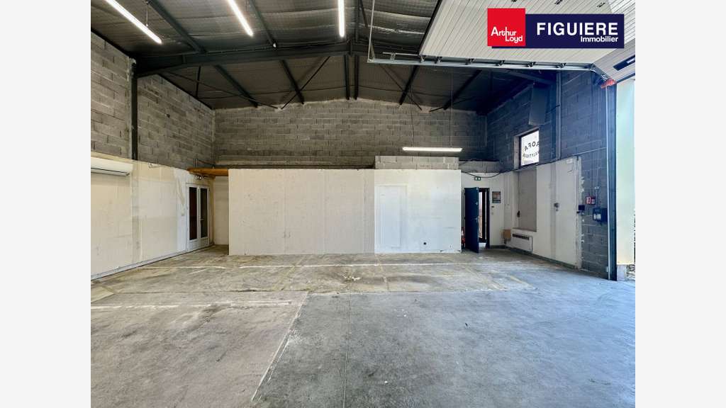 Local d'activités 86m² à louer ZI des Estroublans