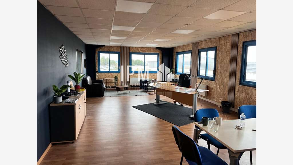 A louer local d'activité de 241m² Vitrolles 13127
