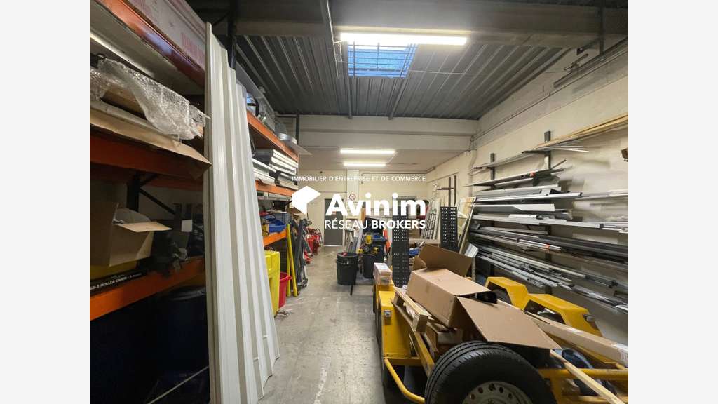 Locaux d’activités 360m² à louer ZA Vitrolles