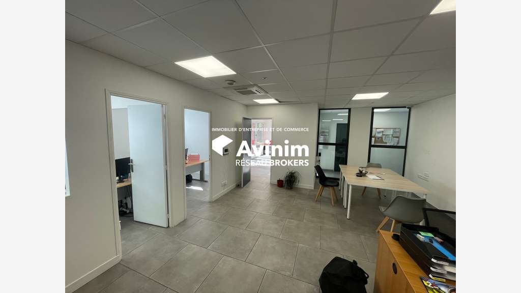 Locaux d’activités 360m² à louer ZA Vitrolles