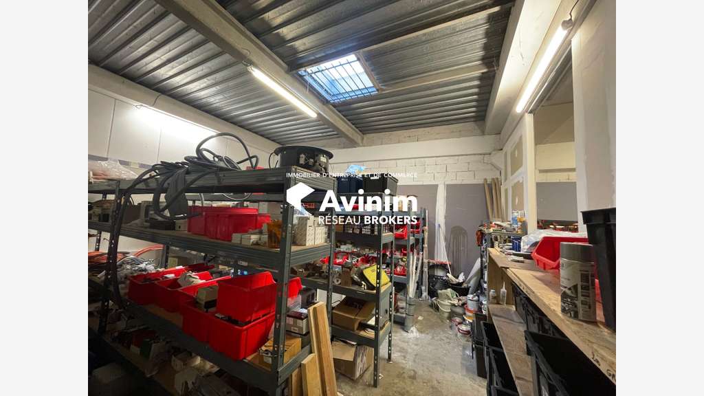 Locaux d’activités 360m² à louer ZA Vitrolles