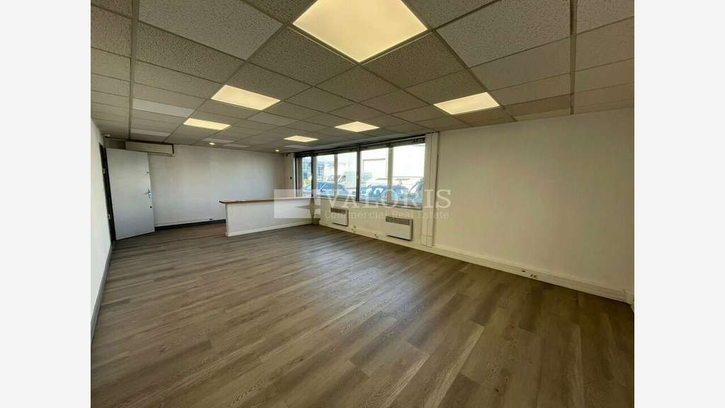 Local d'activité 390m² à louer ZI des Estroublans