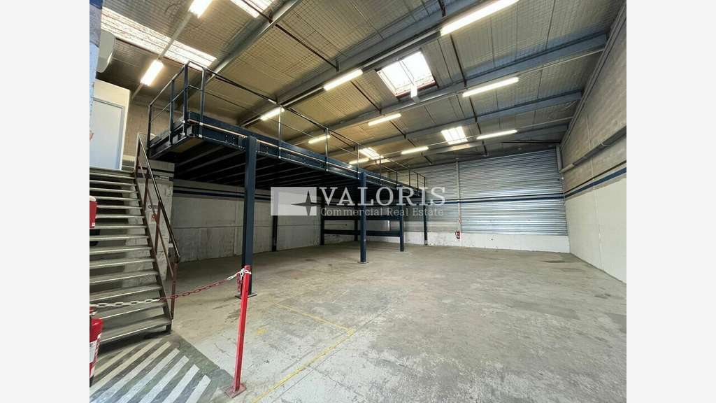 Local d'activité 390m² à louer ZI des Estroublans