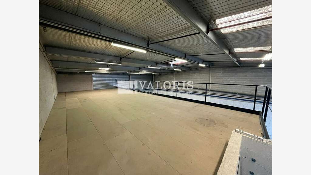 Local d'activité 390m² à louer ZI des Estroublans