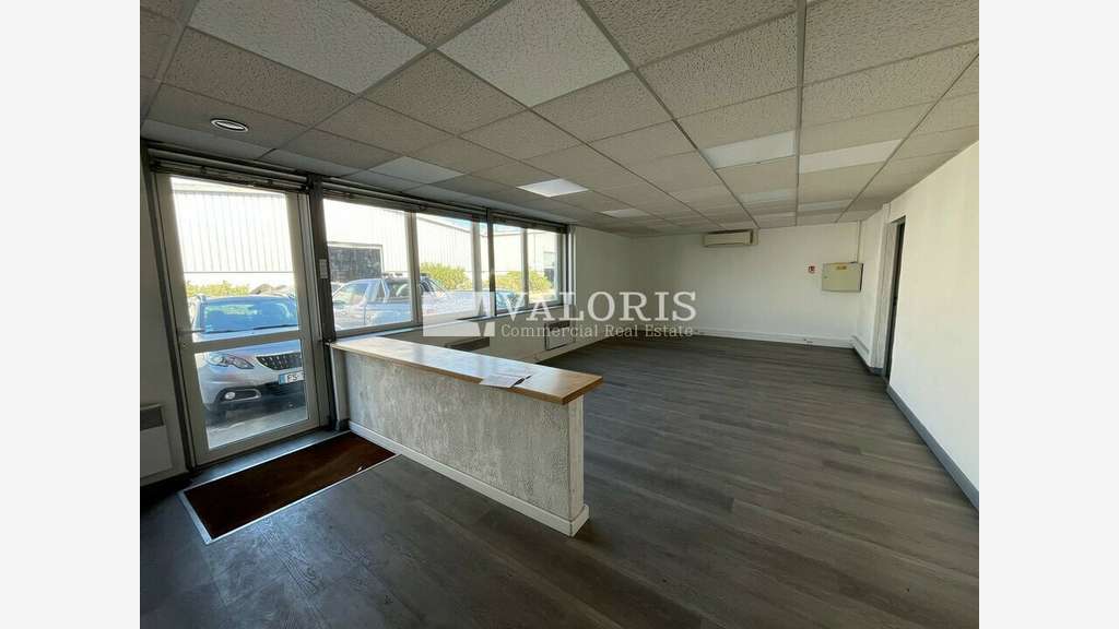 Local d'activité 390m² à louer ZI des Estroublans