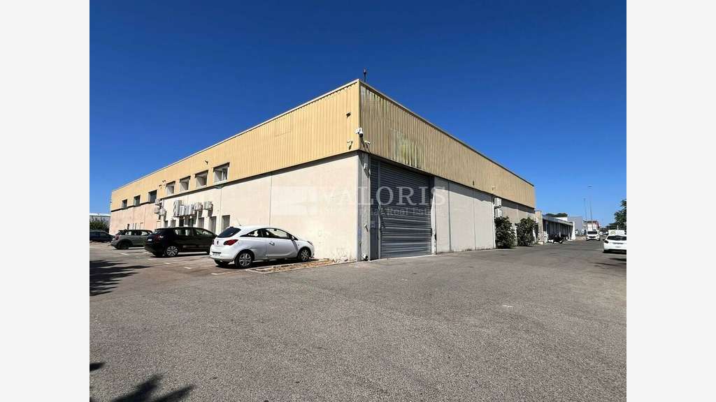 Atelier/stockage 526m² à louer ZI des Estroublans