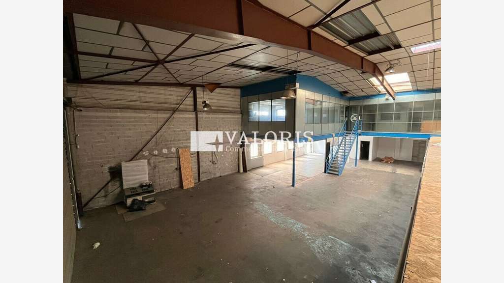 Atelier/stockage 526m² à louer ZI des Estroublans