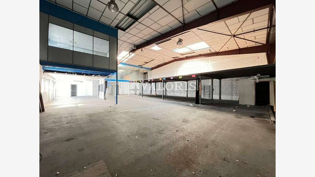 Atelier/stockage 526m² à louer ZI des Estroublans