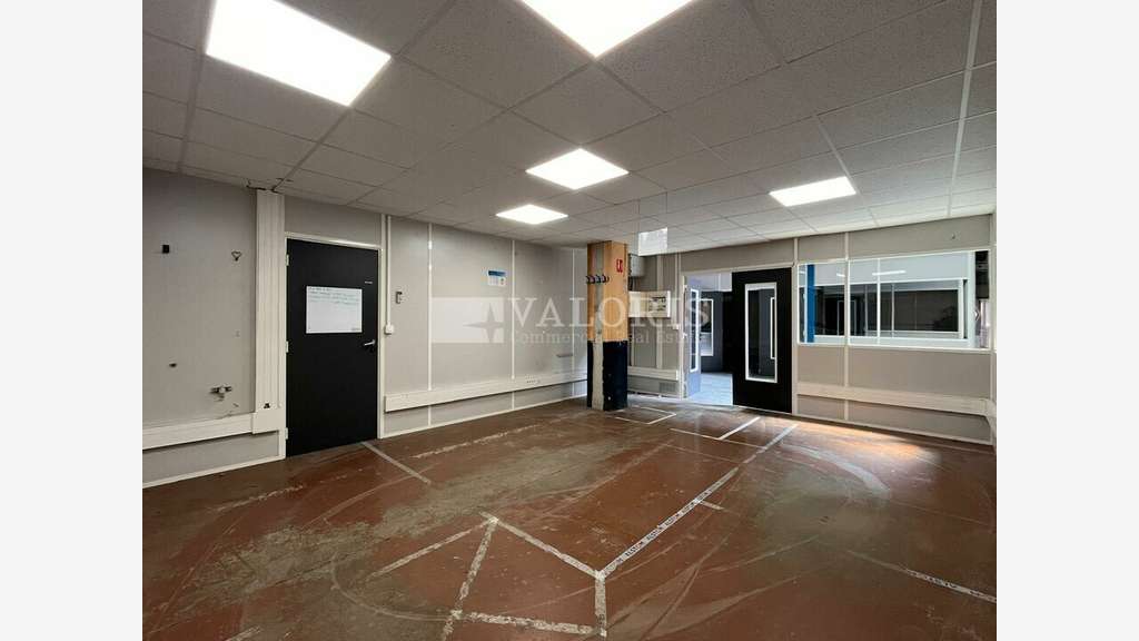 Locaux à partir de 817m² à louer ZI de Vitrolles