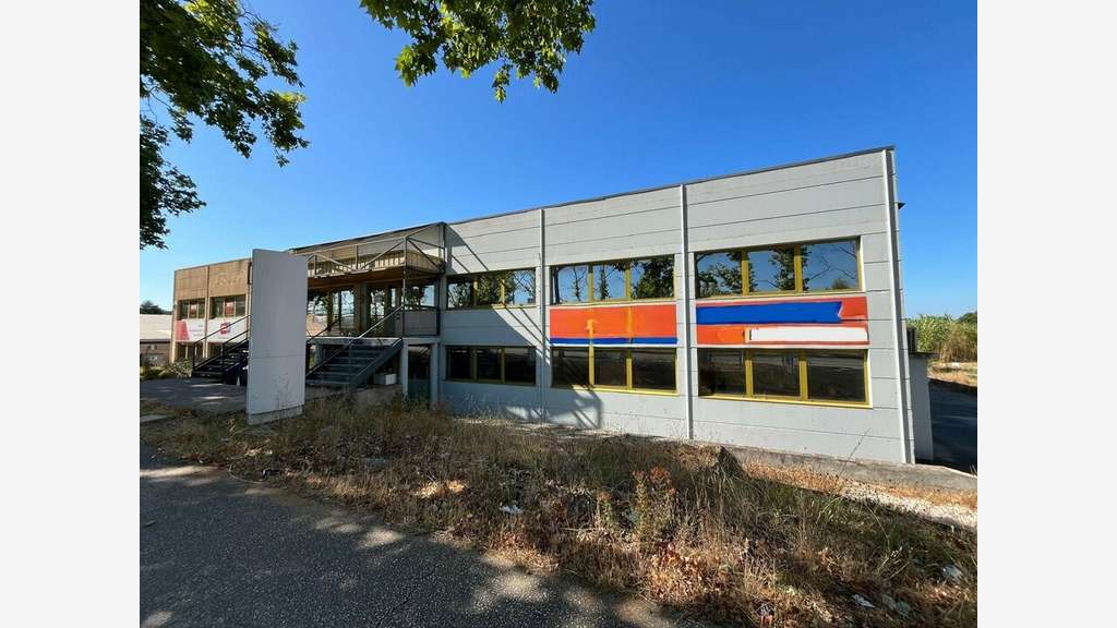 Local d'activité 626m² à louer à Vitrolles