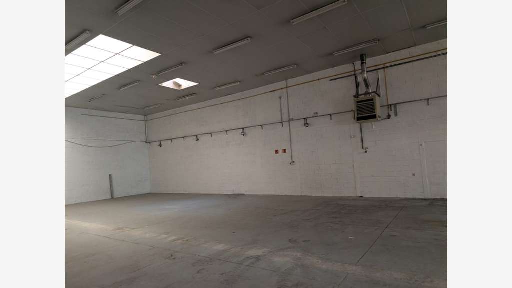 A louer local d'activité de 490m² en ZI Vitrolles