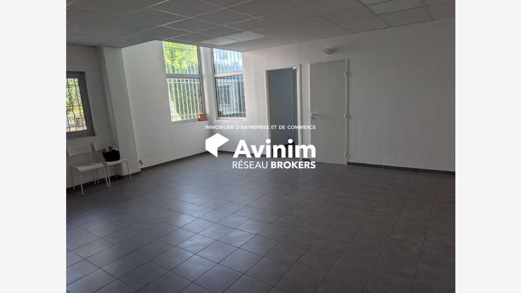 A louer local d'activités 490m² en zi à Vitrolles
