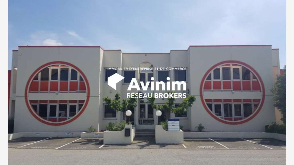 Loue local d'activités bureaux 817m² à Vitrolles