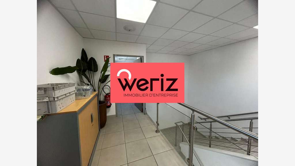 A louer local activité 1365m² Vitrolles empl strat