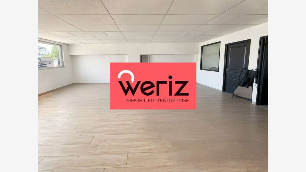 A louer local de 250m² avec 6 parkings Vitrolles