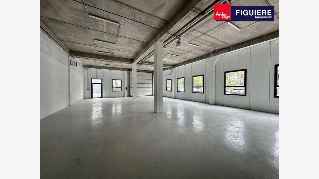 Local d'activités bureaux 240m² à louer Vitrolles