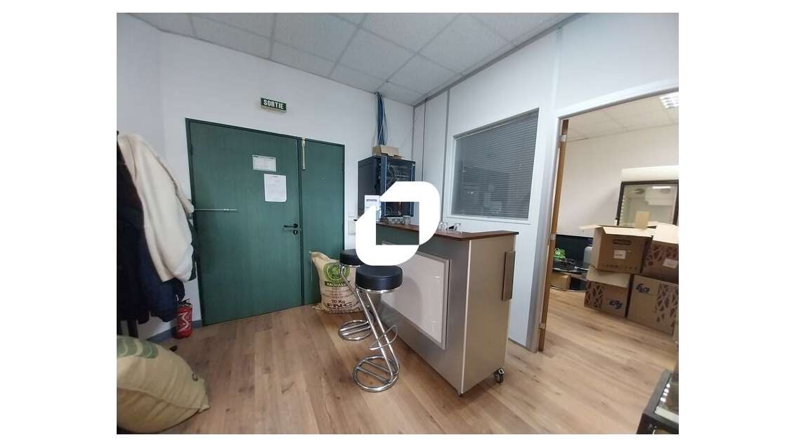 SURFACE EN REZ-DE-CHAUSSEE