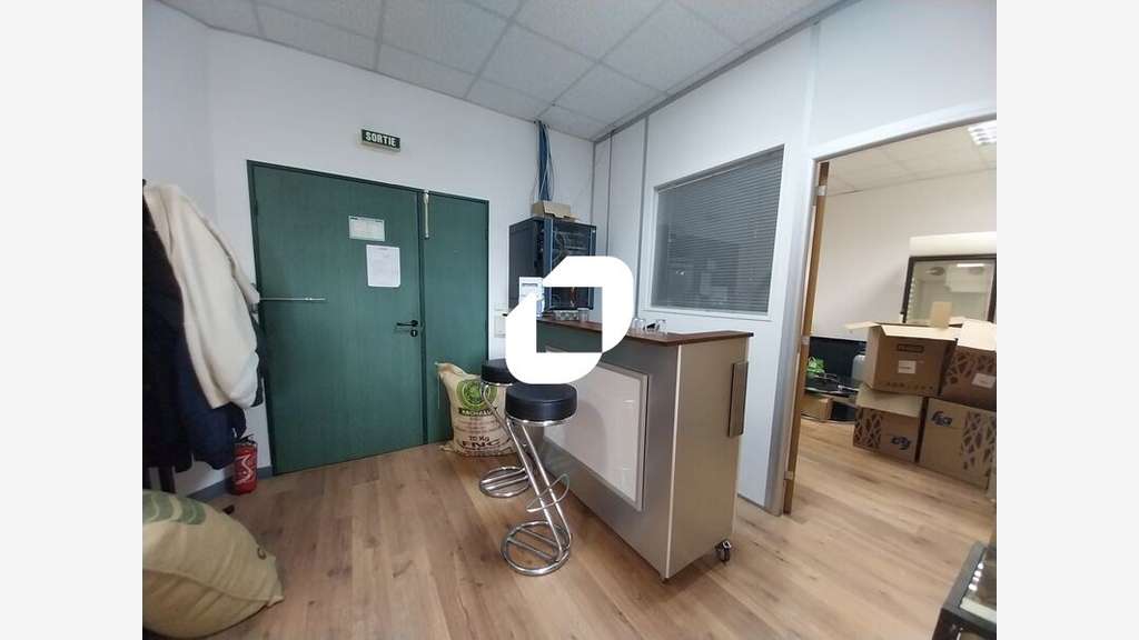 SURFACE EN REZ-DE-CHAUSSEE