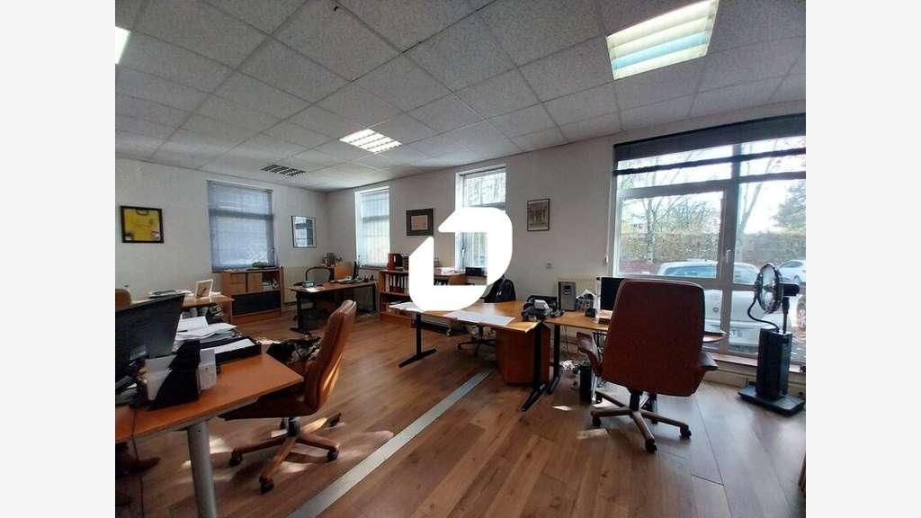 SURFACE EN REZ-DE-CHAUSSEE