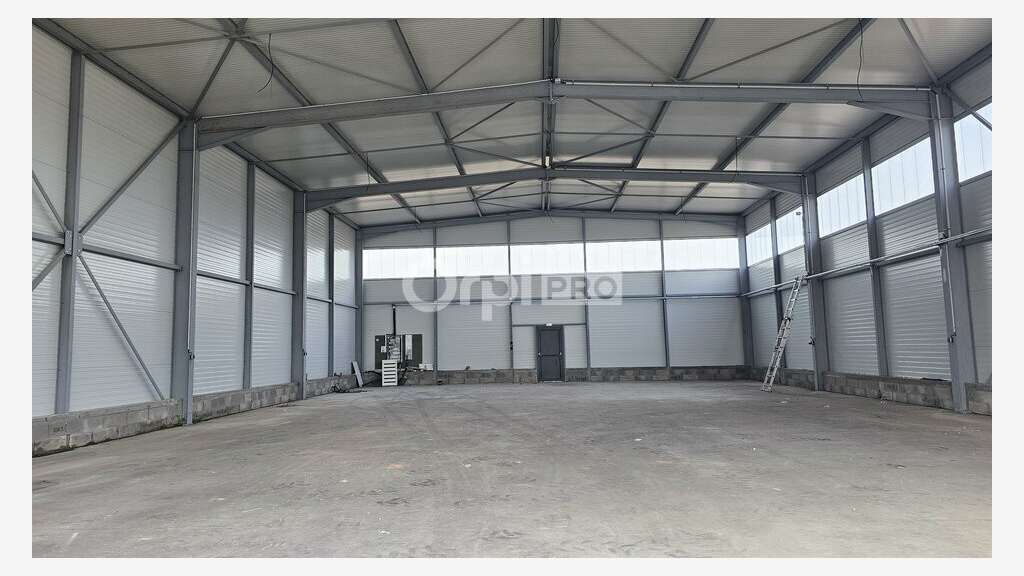 A louer entrepôt de 375m² à Volgelsheim