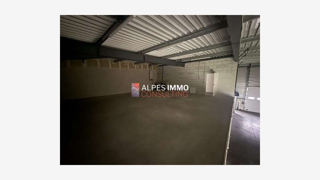 Local d'activité de 416m² à louer à Voreppe