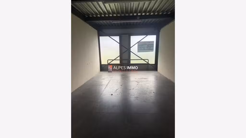 Local d'activité de 416m² à louer à Voreppe