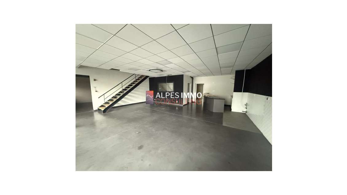 LOCAL COMMERCIAL A LOUER 38 ISERE VOREPPE