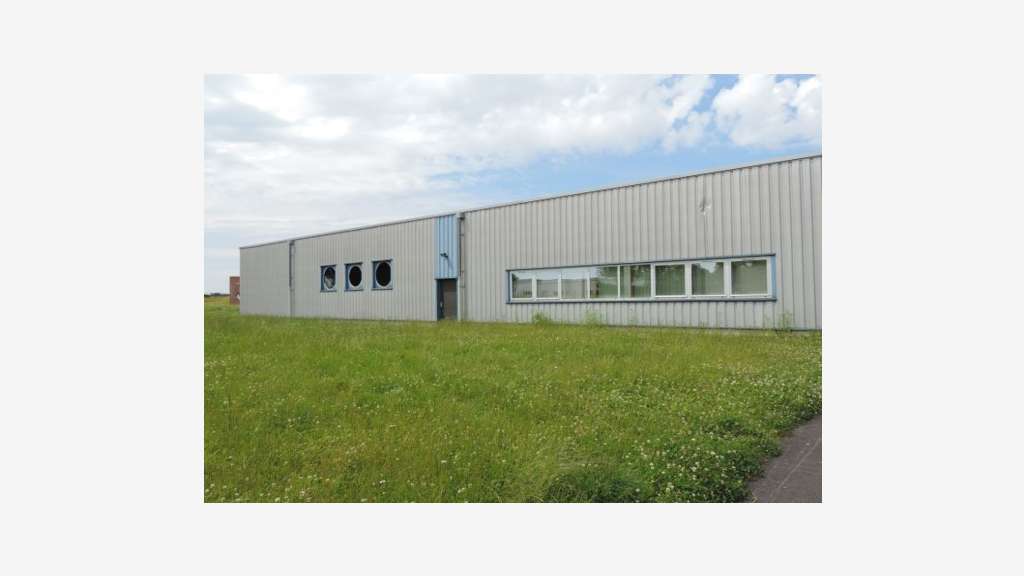 Local d'activités à vendre ou à louer – 600 m² – p
