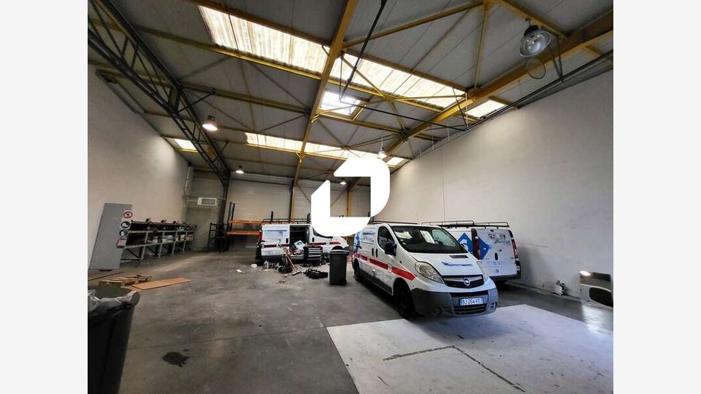 A louer Local d'activité 1058m² Wasquehal