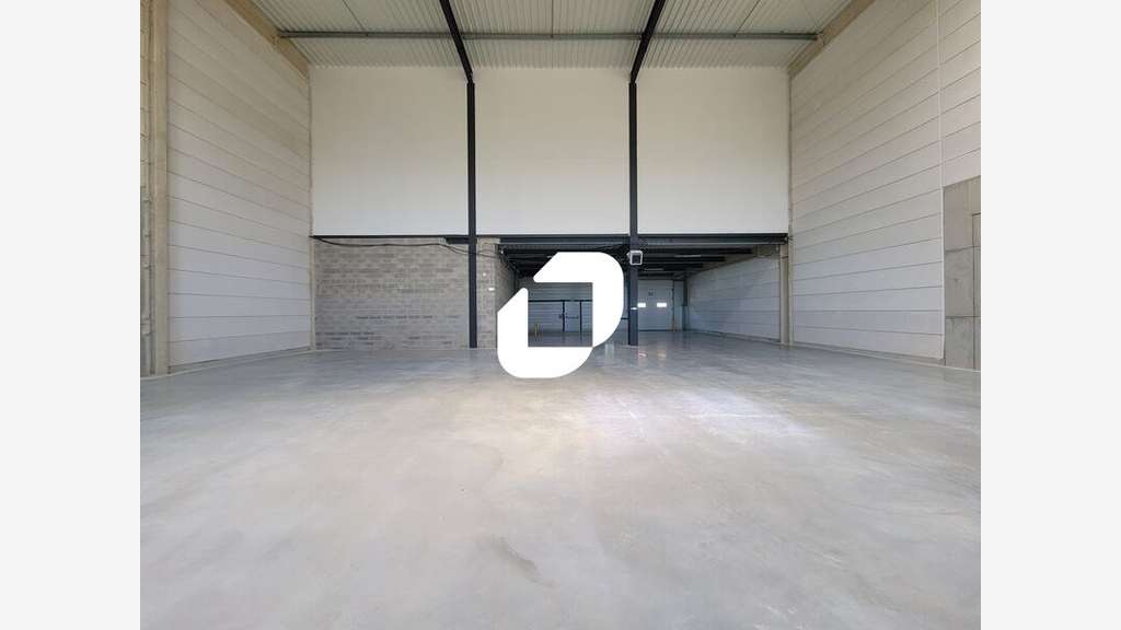A louer Local d'activité 690m² Wissous