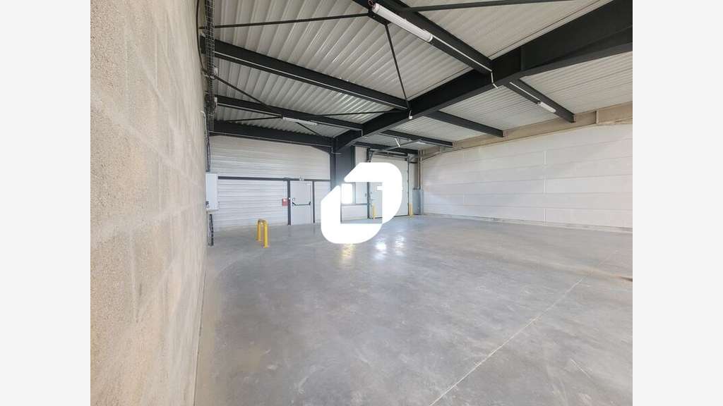 A louer Local d'activité 1937m² Wissous