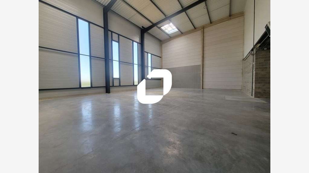 A louer Local d'activité 1937m² Wissous