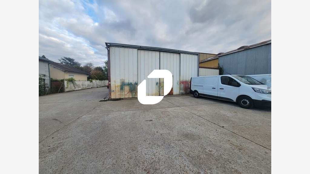 A louer Local d'activité 290m² Wissous