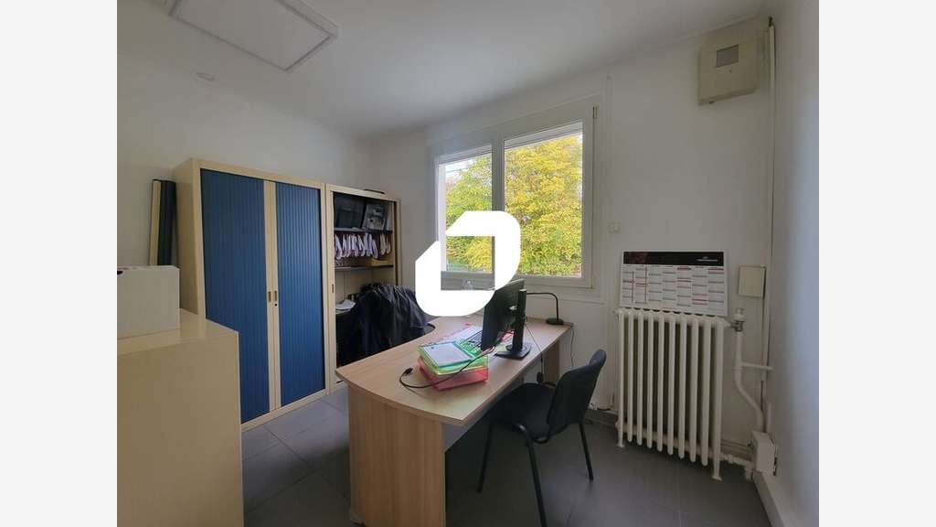 A louer Local d'activité 290m² Wissous