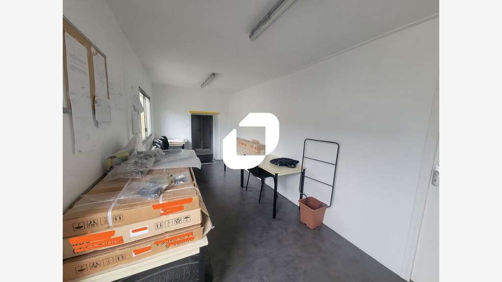 A louer Local d'activité 290m² Wissous
