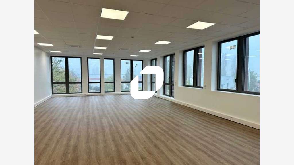 A louer Local d'activité 1351m² Wissous