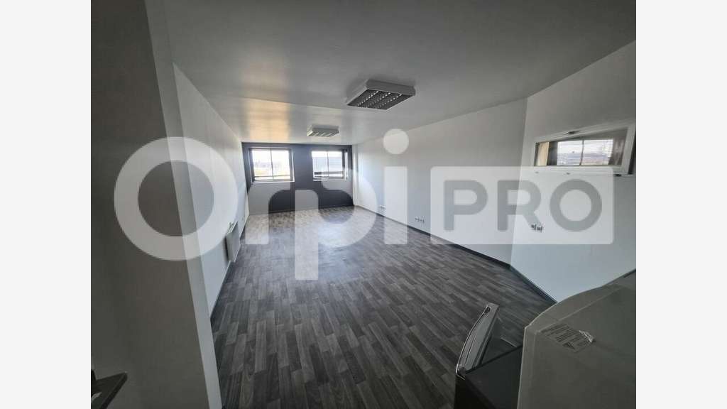 Local d'activité 200m² à louer à Witry-lès-Reims