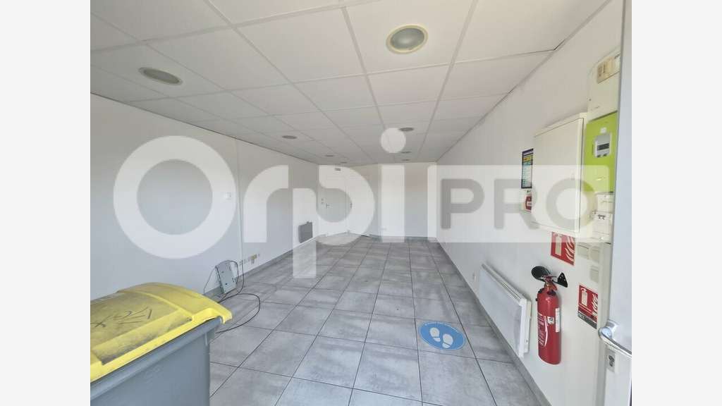 Local d'activité 200m² à louer à Witry-lès-Reims
