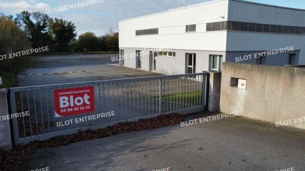 A louer local d'activités de 450m² à Yffiniac